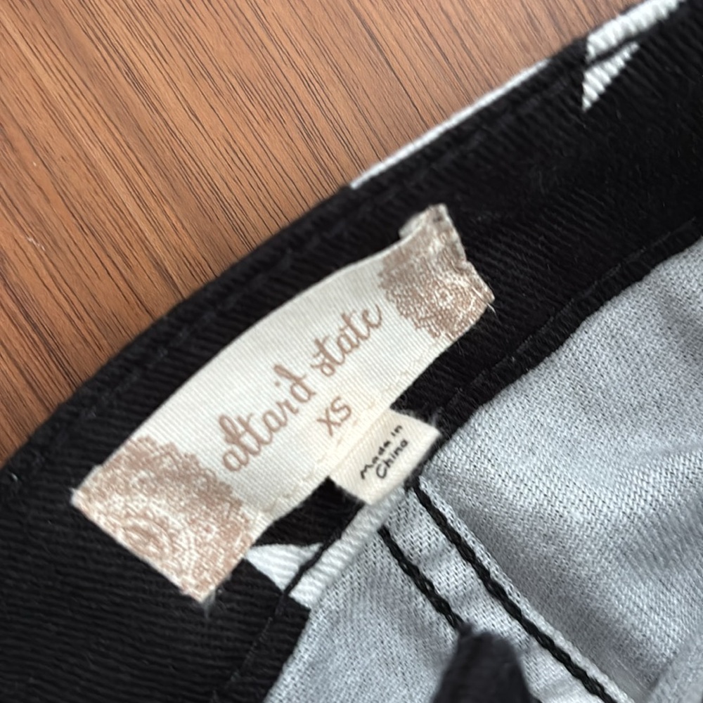 ALTAR’D STATE STARRY HIGH RISE FLARE JEANS - Picture 8 of 10
